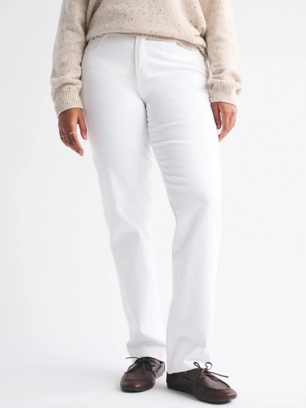 Abercrombie & Fitch Curve Love Mid Rise 90s Straight Jean in White